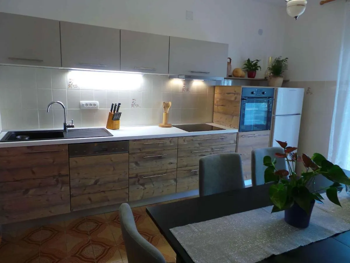 Apartment Lovran 15546 Opric